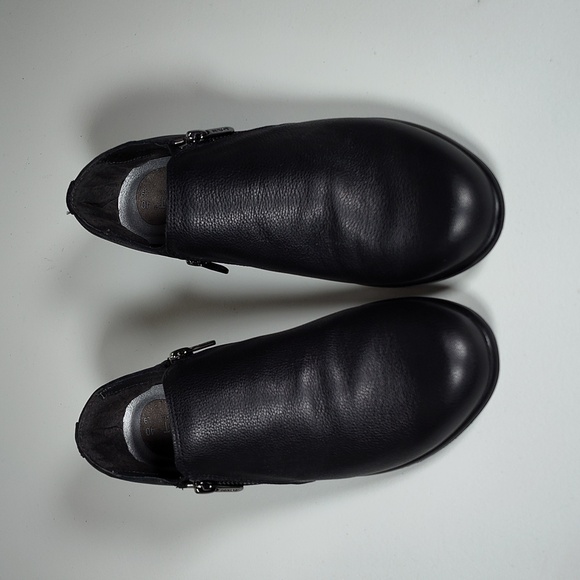 Naot Autan Soft Black Leather Loafers with side zippers 40 - Picture 3 of 12